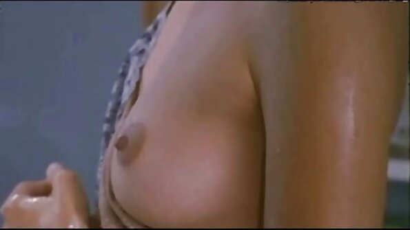 เมียตะกละตะกรามดูดควยในห้องอาบน้ำและล้างด้วยสเปิร์ม วีดีโอ โปั