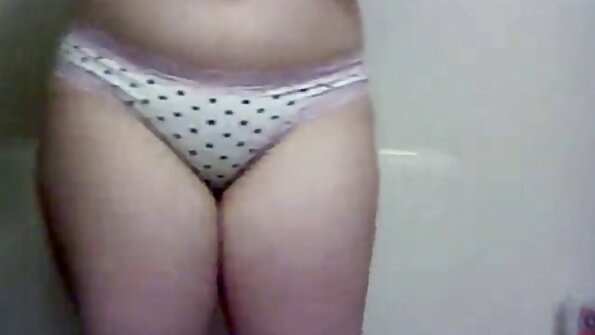 เซ็กซี่ MILF คลิป วีดีโอ หนัง xxx กลืนกินน้ำเชื้อของชายผิวดำที่ไม่รู้จักพอ