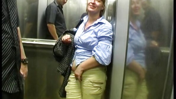 นักเรียนเซ็กส์กับ blowjob ในกล้อง. ดู วีดีโอ โปั
