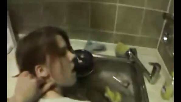 สนุกสนานกันอย่างเป็นบ้าเป็นหลังเพศสัมพันธ์กับสาว ๆ หนัง โป๊ วีดีโอ ที่งดงามในถุงน่องและชุดชั้นใน