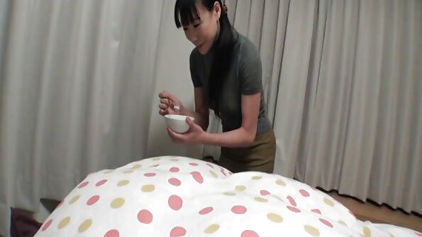ก่อนร่วมเพศกับตัวแทน ดู คลิป วีดีโอ หนัง x ผู้หญิงเลวนั่งลงบนดิลโด้ .