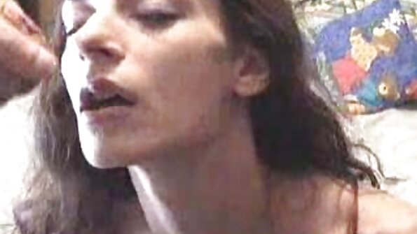 Gorgeous ดู วีดีโอ หนัง โป็ Babe รักการถูกเลี้ยงโดยกระเจี๊ยวแข็งขนาดใหญ่